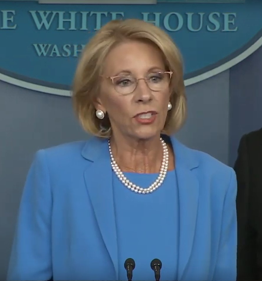 DeVos_WH_03-27-20-(1).jpg DeVos_WH_03-27-20-(1).jpg